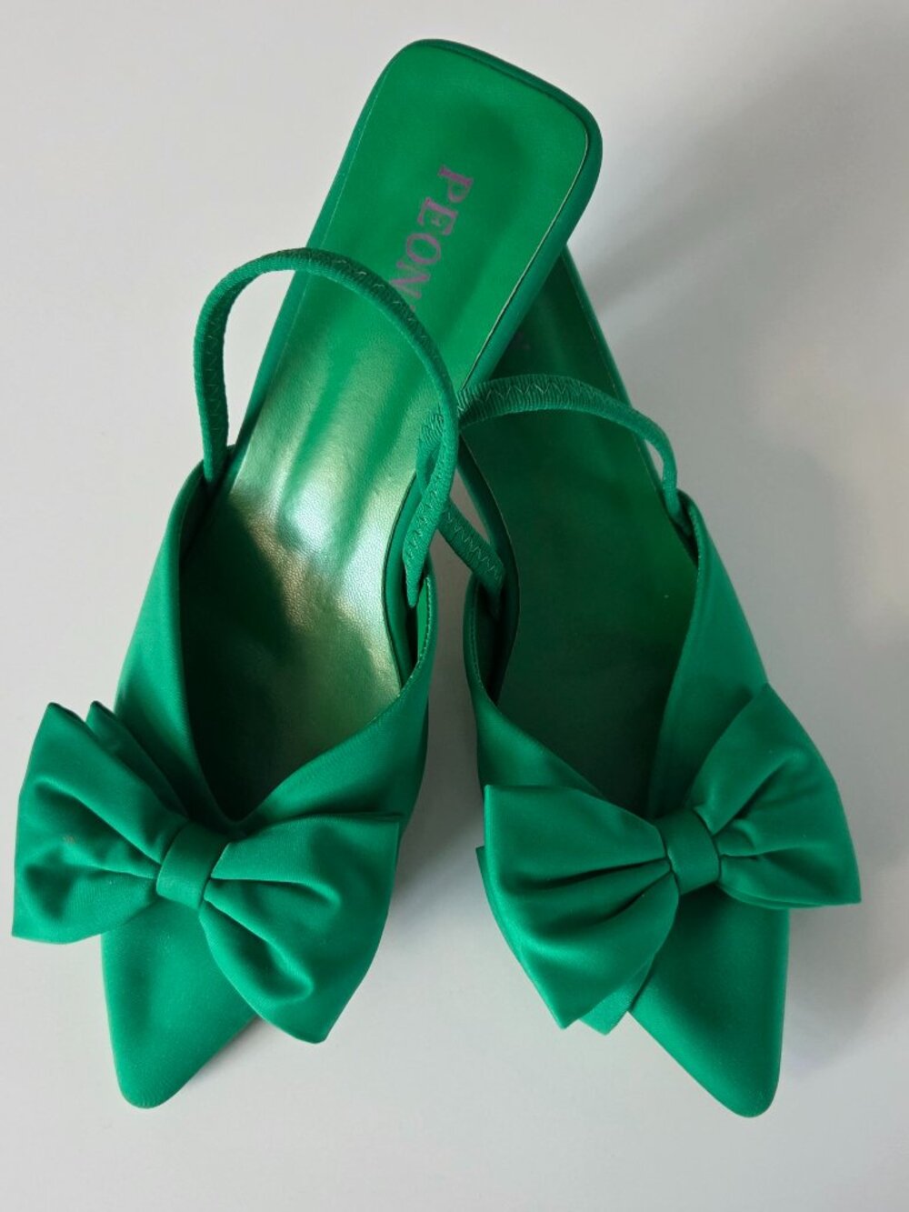 NWOT Peony Kitten Heels 39